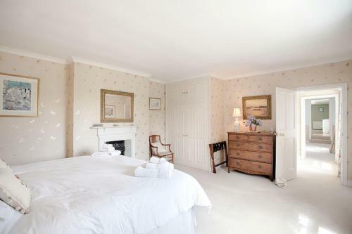 Vicarage House & Pool House