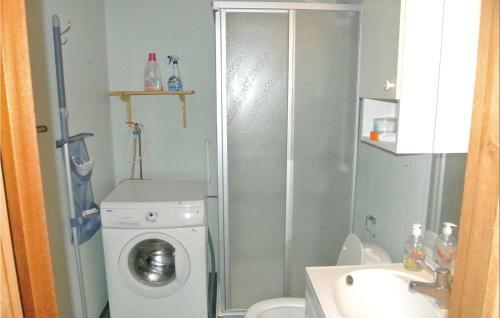 Holiday Home Lom 32