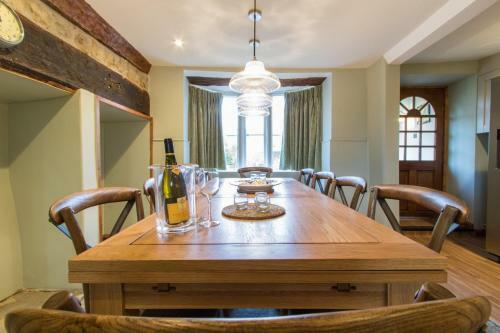 Stocklinch Villa Sleeps 14 Wifi