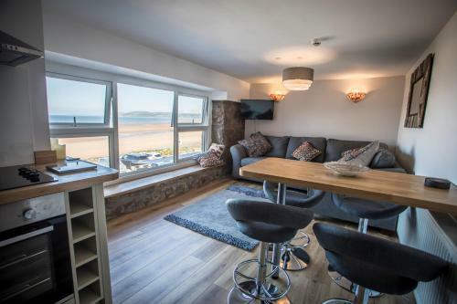 Waters Edge Holiday Apartments