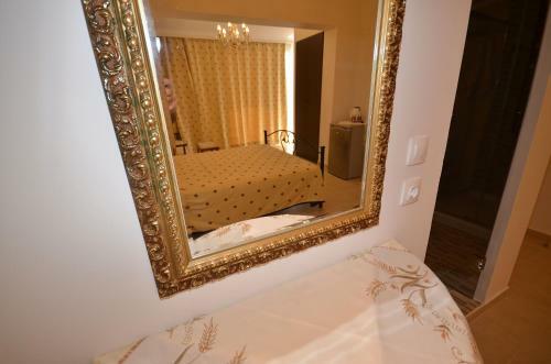 Apartamento Golden Fox Studios And Suites