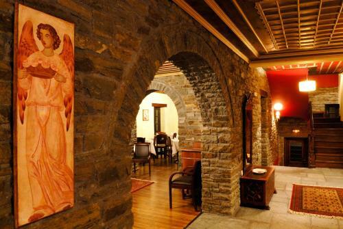 Hostal Adrasteia Guesthouse