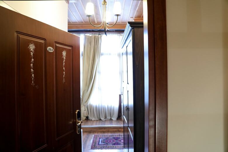 Deluxe Boutique Hotel Palea Poli
