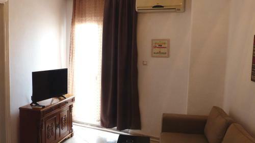 Nea Peramos Apartment 80m From The Beach