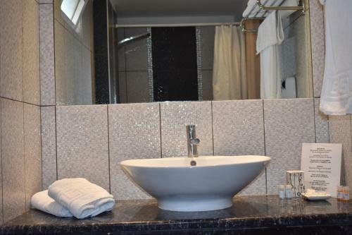Marinis Boutique Aparthotel