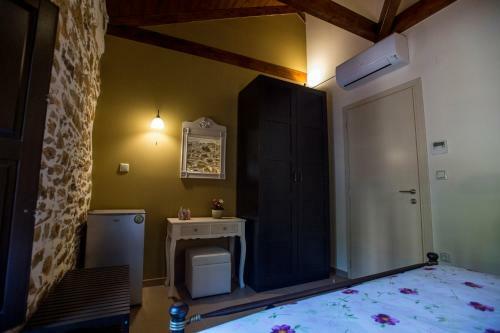 Hostal Thalia Traditional Guest House