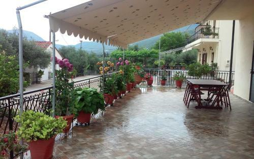 Hostal Chryspy Toulatos Studios