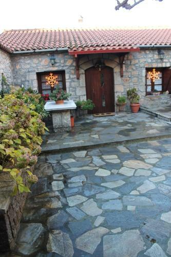 Hostal Guesthouse Karahalios