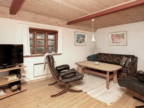 Two-bedroom Holiday Home In L�s� 2