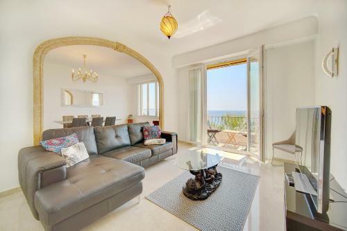 Brand New Three-bedroom Sea View Apartment
