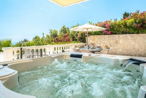 Espero-pax Villa Sleeps 8 Air Con Wifi