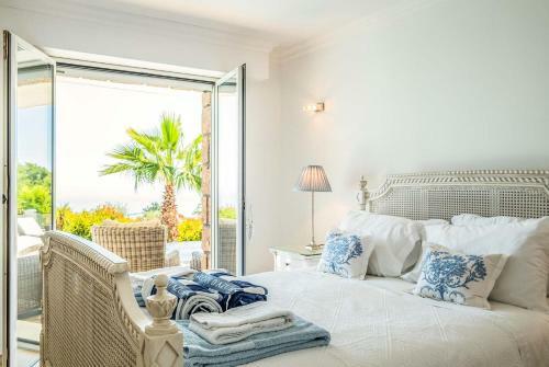 Espero-pax Villa Sleeps 8 Air Con Wifi