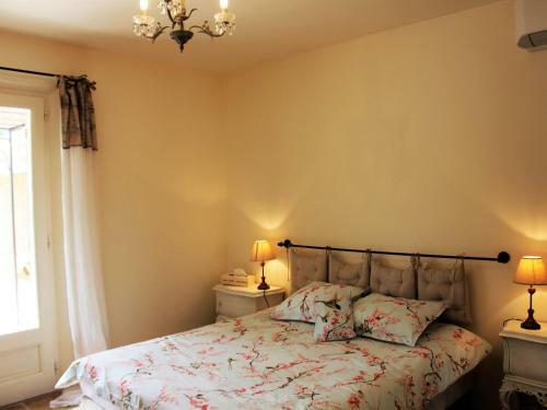 Tasteful Villa In Eygalieres With Private Pool