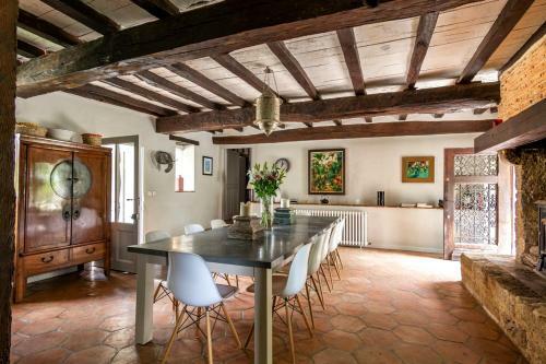 Agroturismo Estang Chateau Sleeps 15 Pool Wifi