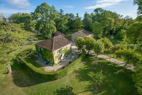 Larroque-sur-l'osse Villa Sleeps 14 Pool Wifi