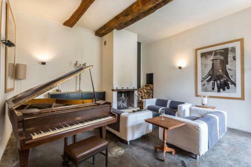 Tuiliere Villa Sleeps 6 Pool Air Con Wifi