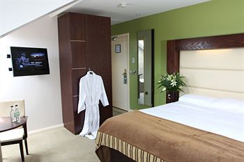 Treacy's Hotel & The Waterfront Leisure Centre
