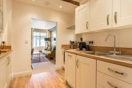 Cirencester Villa Sleeps 3 Wifi