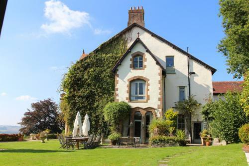 Agroturismo Chulmleigh Chateau Sleeps 24 Pool Wifi