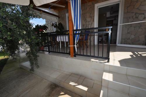 Kiriakos Holiday Home