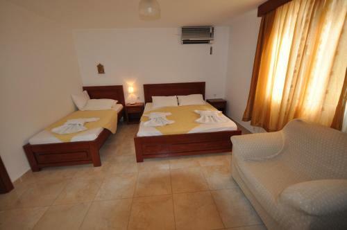 Kiriakos Holiday Home