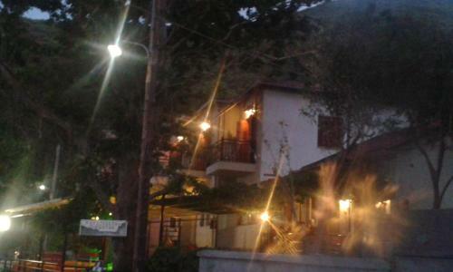 Hostal Nissaki Guesthouse
