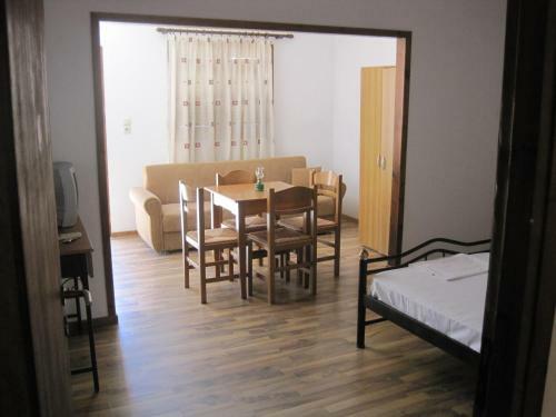 Sfinias Apartments
