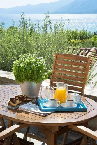 Aparthotel Kotronas Bay Bungalows