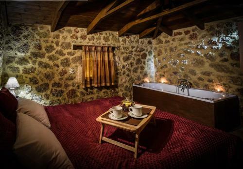 Hostal Paliokastro Guesthouse