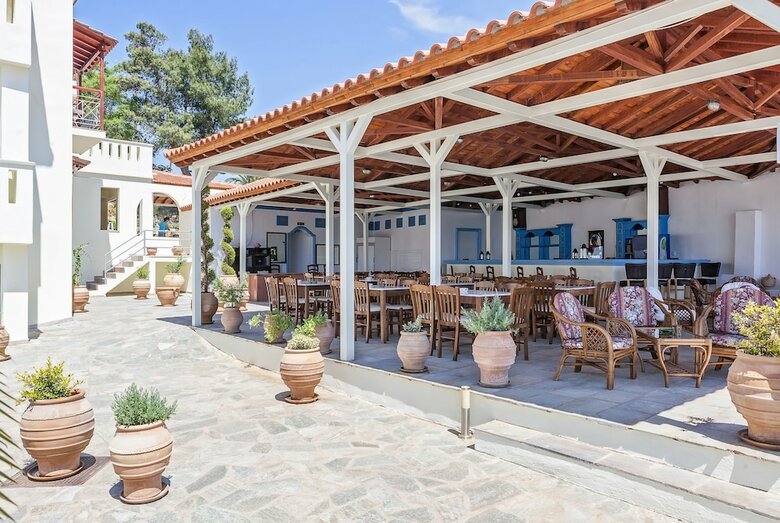 Stafylos Suites & Boutique Hotel