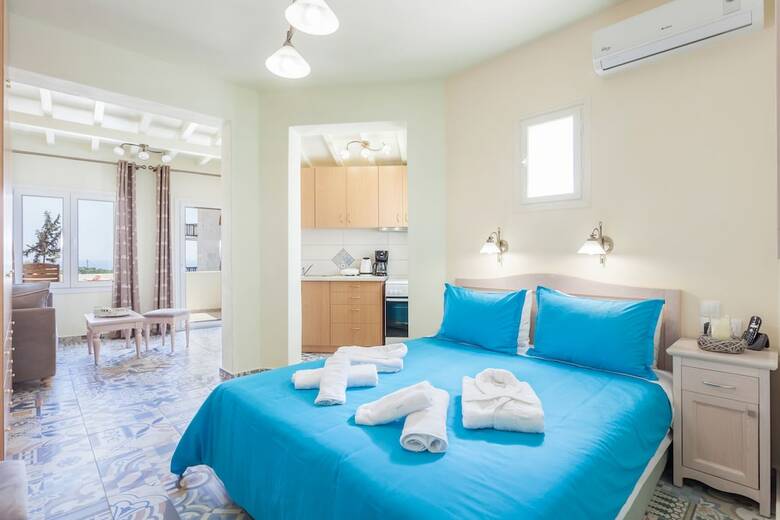 Stafylos Suites & Boutique Hotel