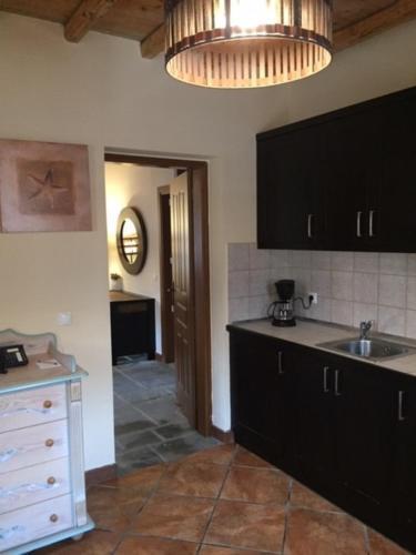 Apartamento Lively Studios At Varos Square