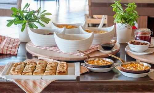 Apartamento Lively Studios At Varos Square