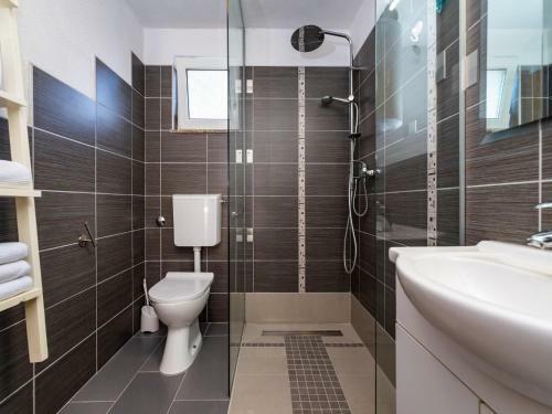 Apartment In Jasenice 35362