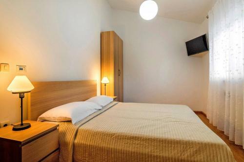 Holiday Home Jadran (Lbn310)