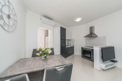 Apartamento Merima 1 Luxury Ap With A Pool