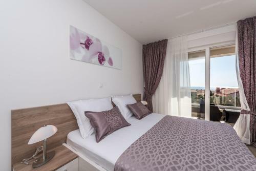 Apartments With Pool Villa Zora