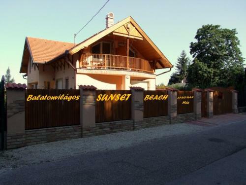 Sunset Beach Apartmanh�z