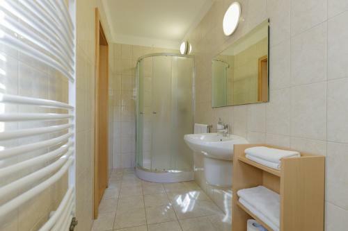 Hostal Zseri Vad�szh�z