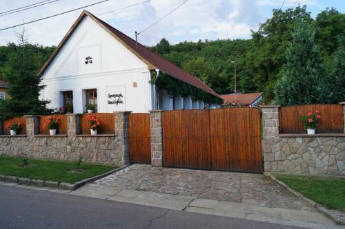Apartamento Csereszny�s Vend�gh�z