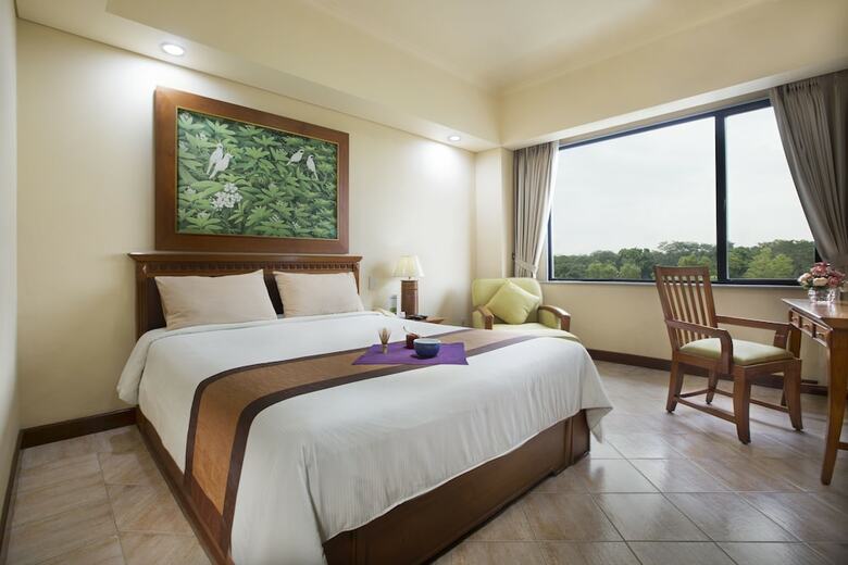 Puri Kiic Golf View Hotel
