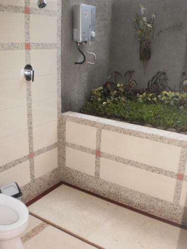 Hotel Lembah Safari Cisarua