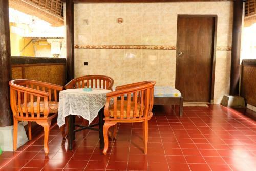 Hotel Kerti Beach Bungalow And Restaurant