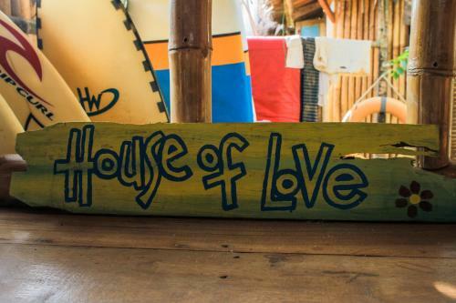 Hostal La Calypso Guesthouse