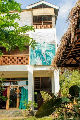 Hostal La Calypso Guesthouse