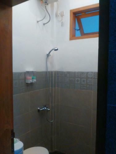 Hostal Reddoorz @ Letjend S. Parman Pacitan