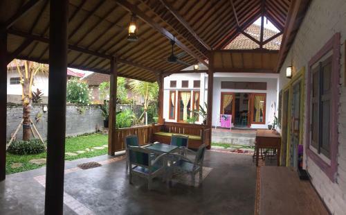 Hostal Medewi Secret Surfcamp