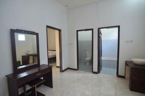 Puri Itoma Hotel And Restaurant