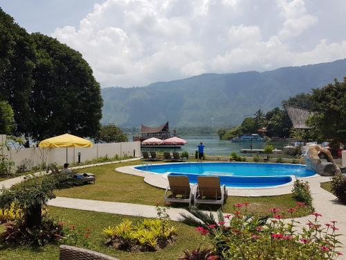 Zo�?s Paradise Waterfront Hotel