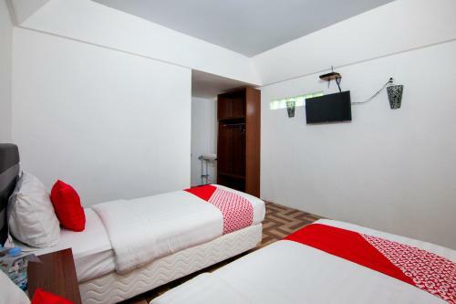 Hotel Oyo 1812 Dg Inn